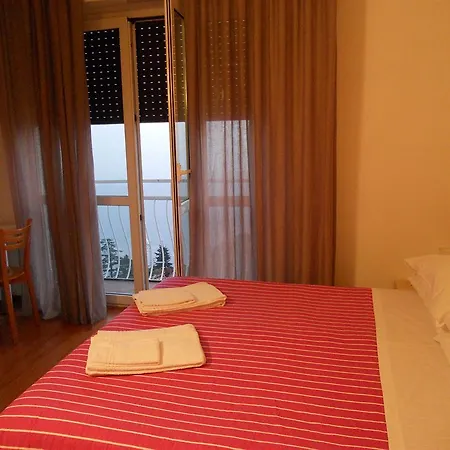 Vista Hotel 3*